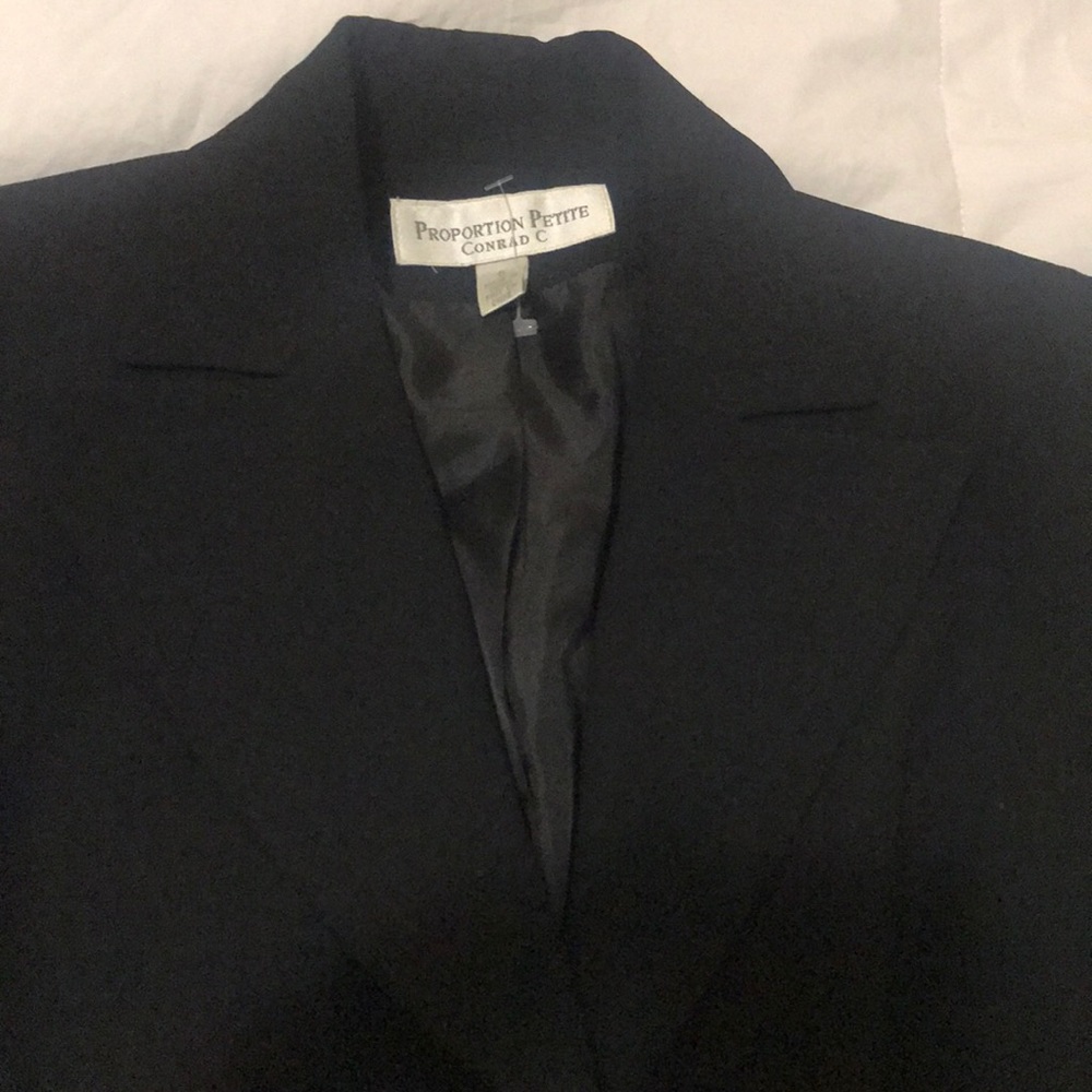 Blazer - Picture 3 of 7